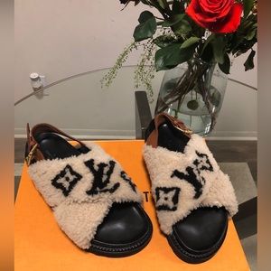 Authentic Louis Vuitton Shearling monogram Paseo Sandals 40